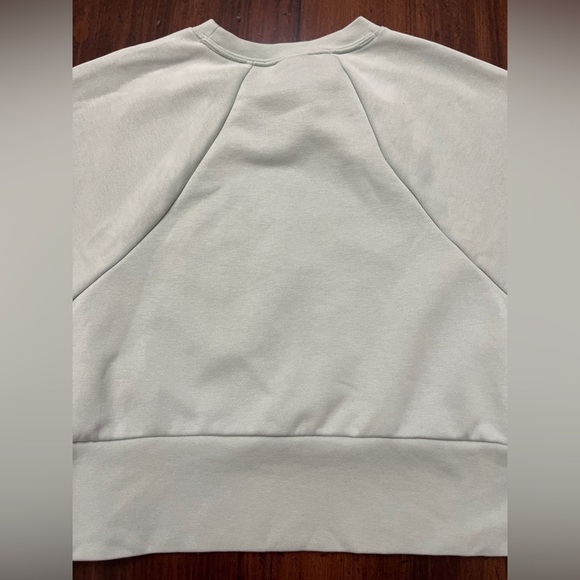 Nike Embossed Cropped Crewneck‎ Sweatshirt Size XS Sage Green Athleisure School - Picture 5 of 13